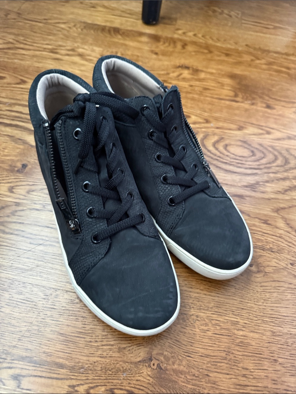 Naturalizer Black Leather Lace-Up Sneakers with Side Zipper
